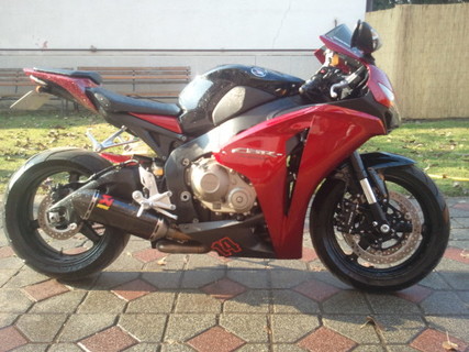 Honda CBR 1000 RR AKRAPOVIC