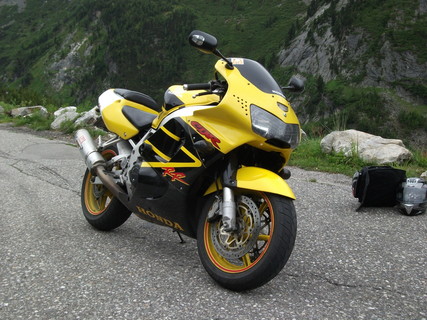 HONDA CBR 919 RR