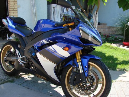 R1