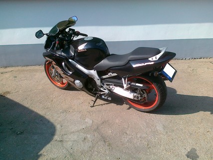 CBR 600 F4