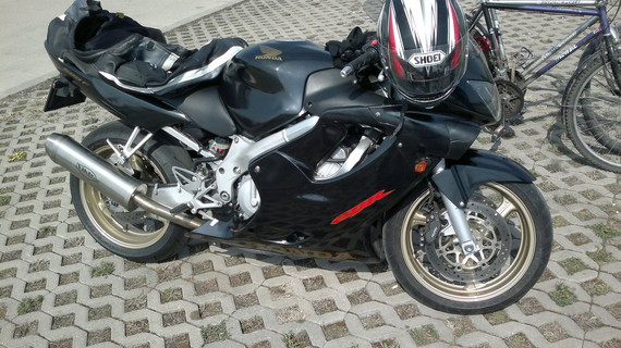 HONDA CBR 600F