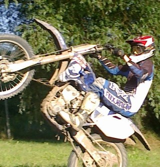 Yz250f 2005 alkatrészeket keresek !