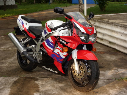 Honda cbr 900 rr