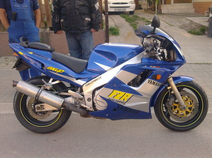 Yzr 1000