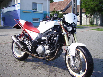 Yamaha Szr660