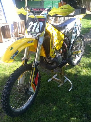 '00 Suzuki RM 250 mosás után