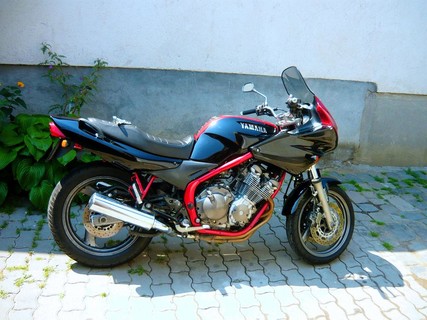 Yamaha XJ 600