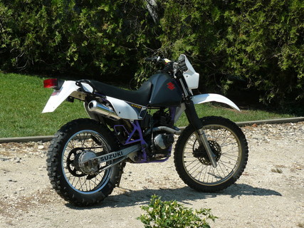 Suzuki DR 125