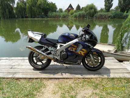 CBR900RR