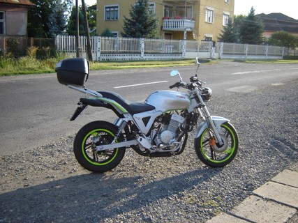 Naked bike NKT2