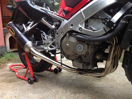 Cbr 600 f4 akrapovic rendszer