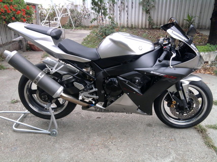 YZF R1 Silver Tech