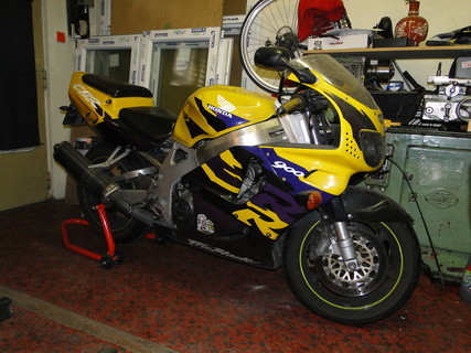 CBR900RR SC33 felújítás