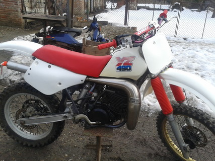 YZ490