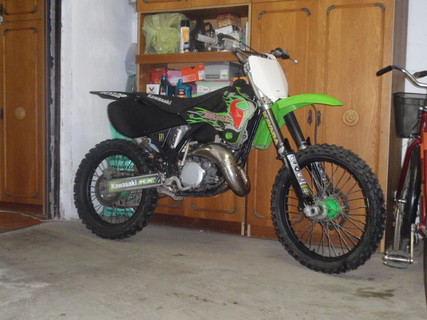 KX 125 motorozásra felkészitve!