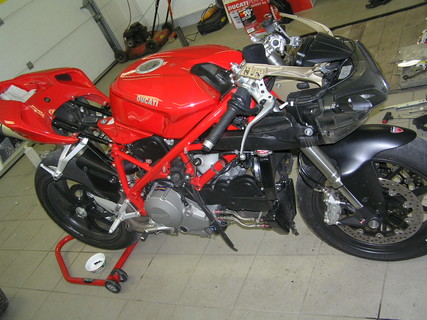 Ducati 848 levetkőztetve