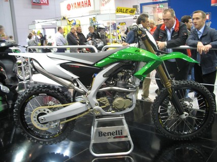 Benelli BX 449 CROSS