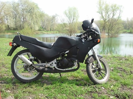 Suzuki RG 80