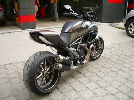 Ducati Diavel Carbon Black