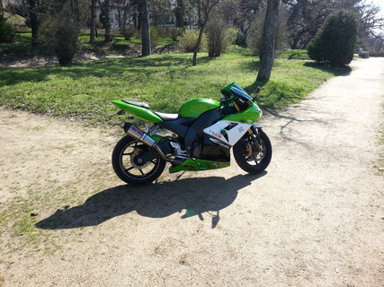 ZX10R 04'