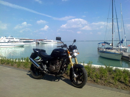 Hyosung és a Balaton