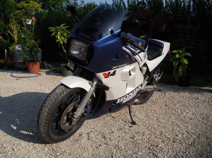 Vf 1000 R ( sc 16 )