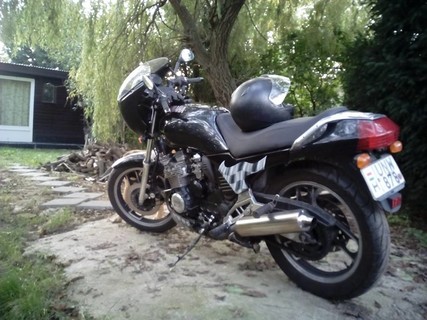 XJ600