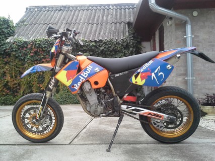 Red Bull EXC 525