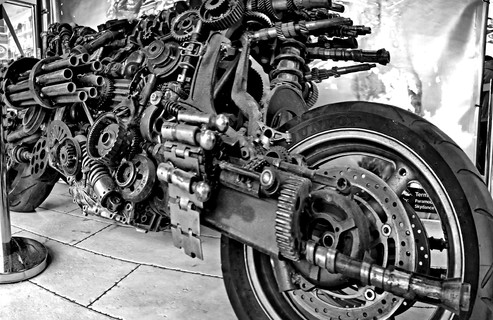 Filmes motorok seregszemléje Budapesten