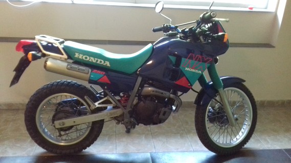 Honda nx 250