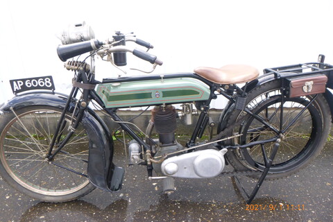 Triumph H. 1921.499cm. 11Le