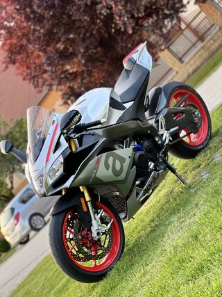 Aprilia Rsv4 RR