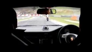 Yamaha R1 vs. Porsche GT3  -  Nürburgring