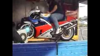 Honda RC30 750 dyno run
