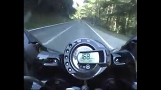 Yamaha FZ6 S vs Ducati 749