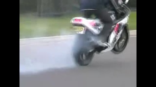 Cbr250RR - Rolling burnout  stand up wheelie