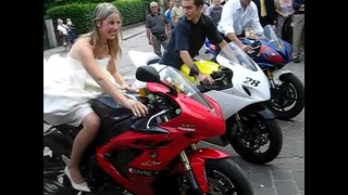 Olasz motoros esküvő