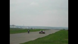 Gsx - R 750 SF vs Bugatti Veyron