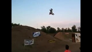 Paris Rosen frontflip