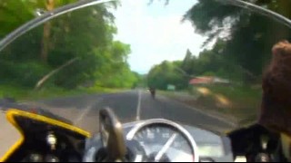Yamaha R6 chasing Ninja ZX 10R